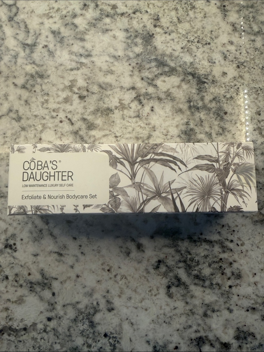 Exfoliate & Nourish Bodycare Set - White